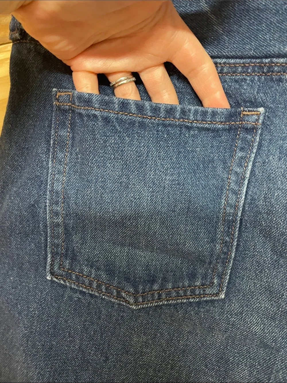 Old Navy size 10 High-rise Dark Wash Blue Jean 5” Shorts Classic Cut-Off Style